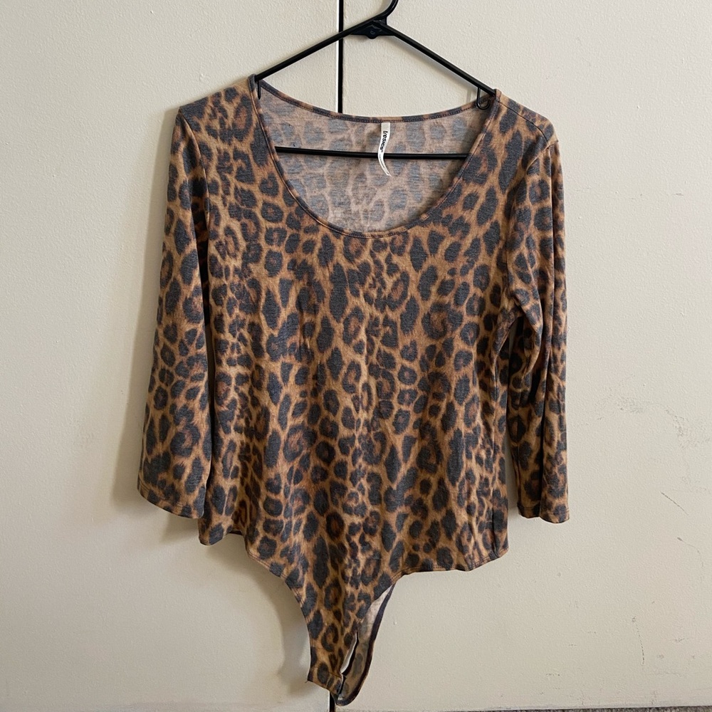 Tresics Leopard Print Faded Design Bodysuit